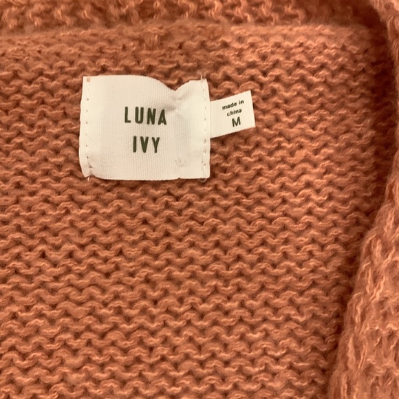 Reduced‼️50% off 🆕 Luna Ivy Flower Chunky Cardigan Sweater in Size Medium - Picture 3 of 5